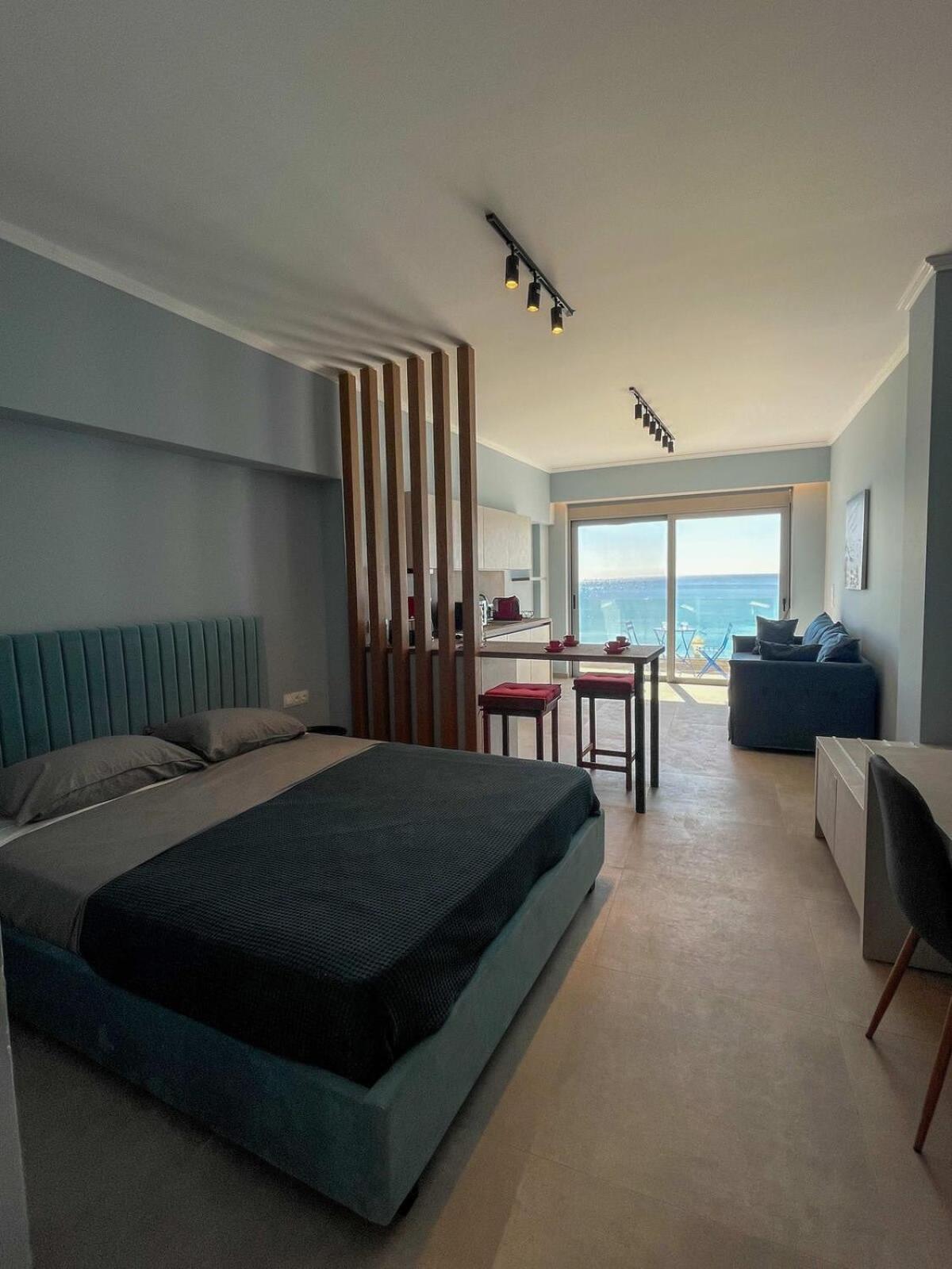 Apartmán Charaki Sea Breeze Modern Studio With A Refreshing Balcony View Exteriér fotografie